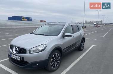 Позашляховик / Кросовер Nissan Qashqai+2 2010 в 