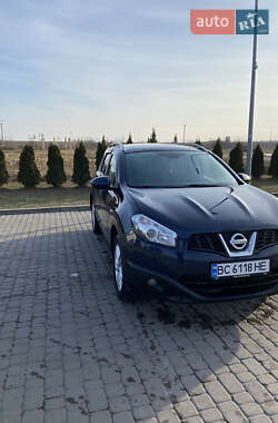 Внедорожник / Кроссовер Nissan Qashqai+2 2010 в 