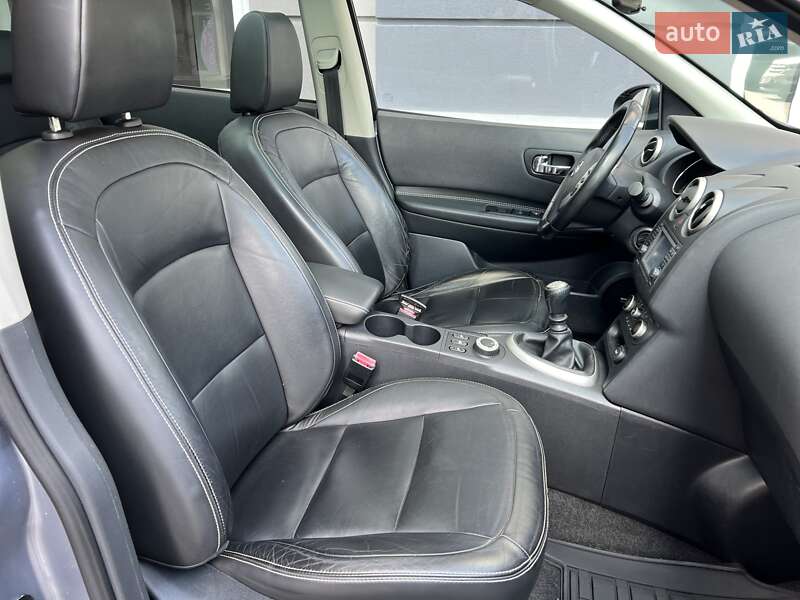 Внедорожник / Кроссовер Nissan Qashqai+2 2010 в Полтаве