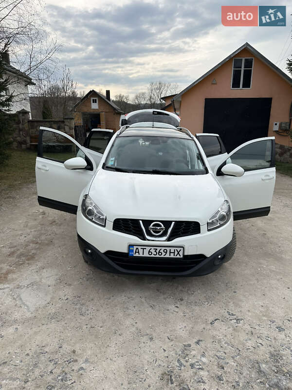 Позашляховик / Кросовер Nissan Qashqai+2 2012 в Монастириській