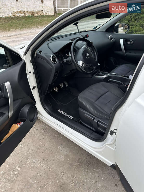 Позашляховик / Кросовер Nissan Qashqai+2 2012 в Монастириській