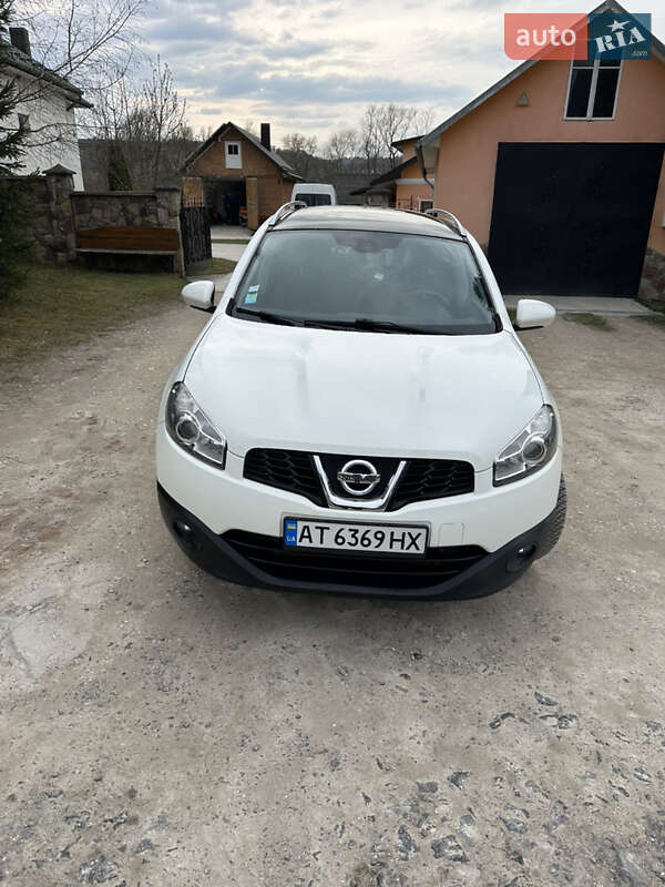Позашляховик / Кросовер Nissan Qashqai+2 2012 в Монастириській