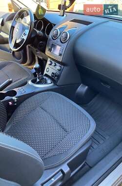 Позашляховик / Кросовер Nissan Qashqai+2 2009 в 
