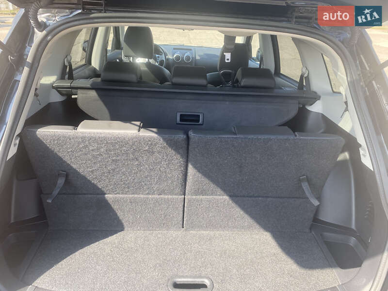 Внедорожник / Кроссовер Nissan Qashqai+2 2013 в Нововолынске