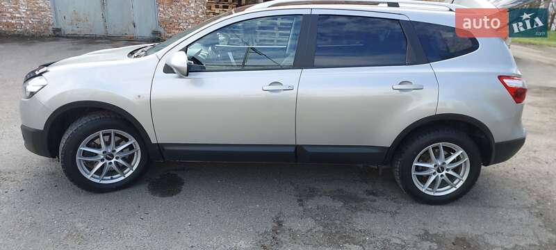 Внедорожник / Кроссовер Nissan Qashqai+2 2010 в Збараже