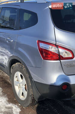 Позашляховик / Кросовер Nissan Qashqai+2 2010 в 