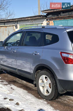 Позашляховик / Кросовер Nissan Qashqai+2 2010 в 