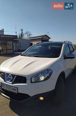 Позашляховик / Кросовер Nissan Qashqai+2 2010 в 