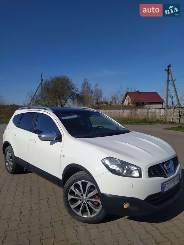 Позашляховик / Кросовер Nissan Qashqai+2 2010 в 