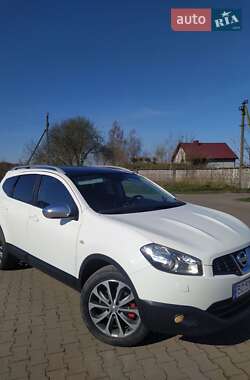 Позашляховик / Кросовер Nissan Qashqai+2 2010 в 