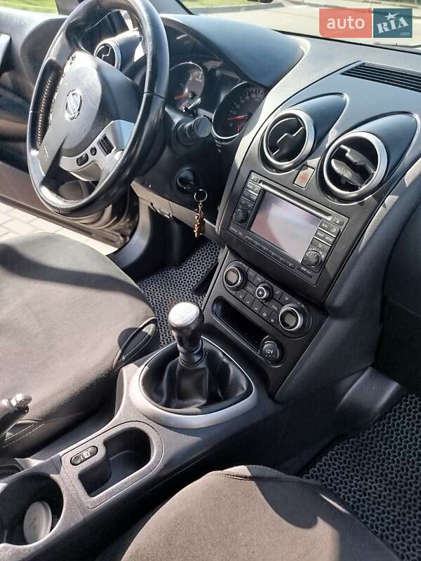 Позашляховик / Кросовер Nissan Qashqai+2 2010 в Коломиї