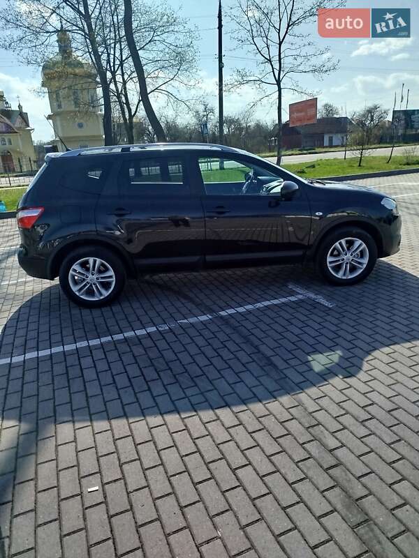 Позашляховик / Кросовер Nissan Qashqai+2 2010 в Коломиї