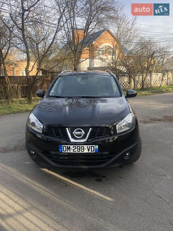 Внедорожник / Кроссовер Nissan Qashqai+2 2013 в 