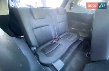 Позашляховик / Кросовер Nissan Qashqai+2 2011 в 