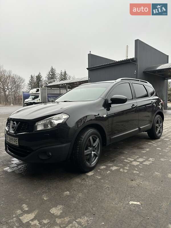 Позашляховик / Кросовер Nissan Qashqai+2 2011 в 