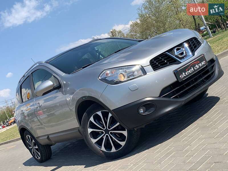 Позашляховик / Кросовер Nissan Qashqai+2 2012 в 