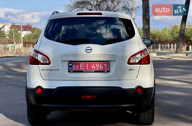 Внедорожник / Кроссовер Nissan Qashqai+2 2010 в 