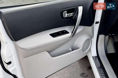Внедорожник / Кроссовер Nissan Qashqai+2 2010 в 