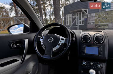 Внедорожник / Кроссовер Nissan Qashqai+2 2010 в 