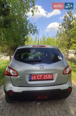 Позашляховик / Кросовер Nissan Qashqai+2 2012 в 