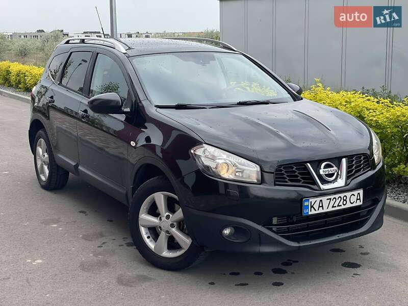 Nissan Qashqai+2 2011