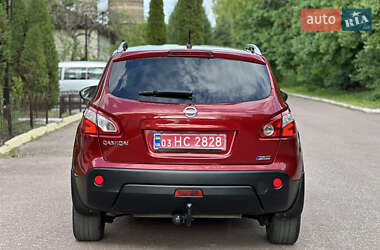 Позашляховик / Кросовер Nissan Qashqai+2 2011 в 