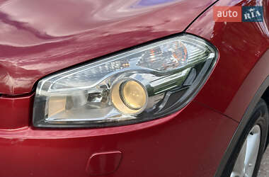 Позашляховик / Кросовер Nissan Qashqai+2 2011 в 