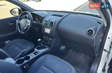 Позашляховик / Кросовер Nissan Qashqai+2 2010 в 