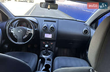 Позашляховик / Кросовер Nissan Qashqai+2 2010 в 