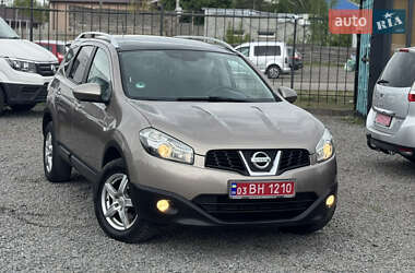 Внедорожник / Кроссовер Nissan Qashqai+2 2011 в 