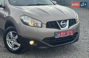 Внедорожник / Кроссовер Nissan Qashqai+2 2011 в 