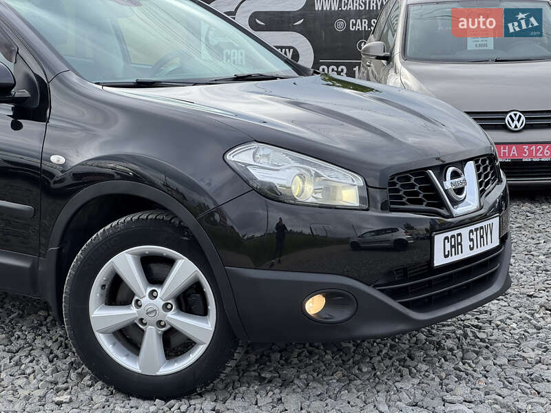 Позашляховик / Кросовер Nissan Qashqai+2 2010 в Стрию