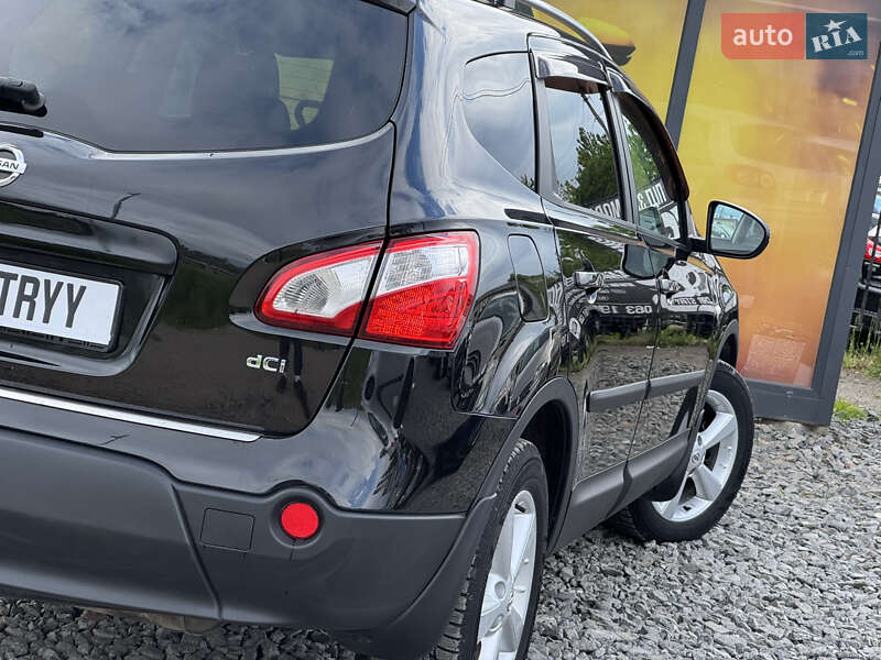 Позашляховик / Кросовер Nissan Qashqai+2 2010 в Стрию