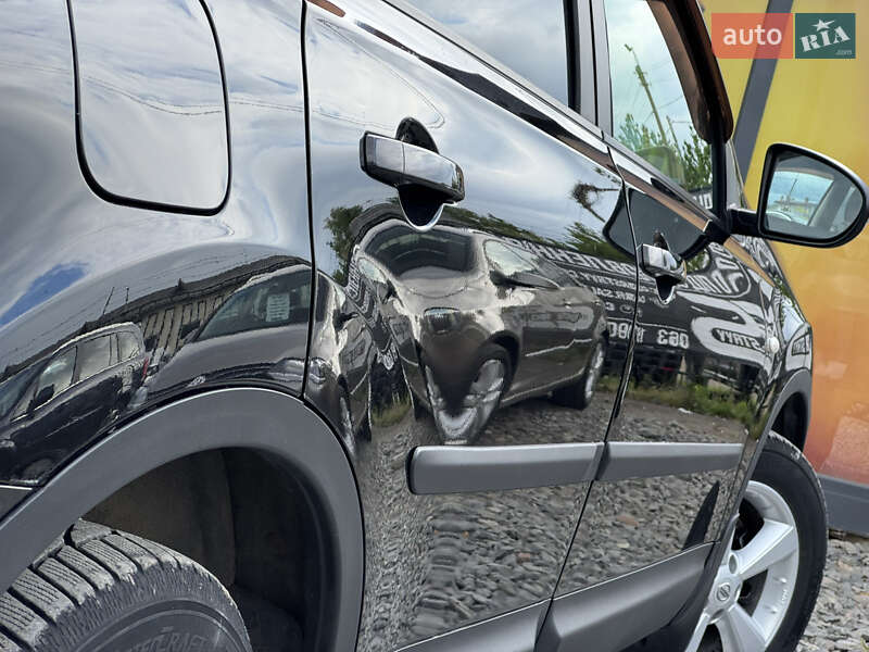 Позашляховик / Кросовер Nissan Qashqai+2 2010 в Стрию