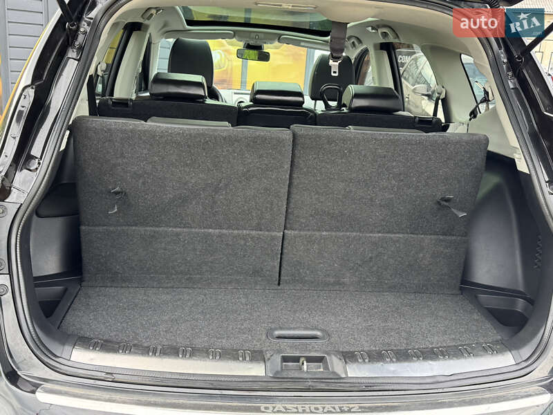 Позашляховик / Кросовер Nissan Qashqai+2 2010 в Стрию