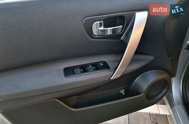 Позашляховик / Кросовер Nissan Qashqai+2 2010 в 