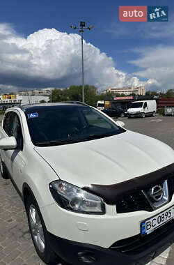 Позашляховик / Кросовер Nissan Qashqai+2 2013 в 