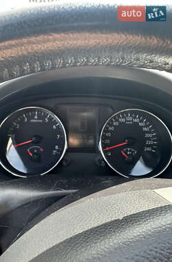 Позашляховик / Кросовер Nissan Qashqai+2 2013 в 