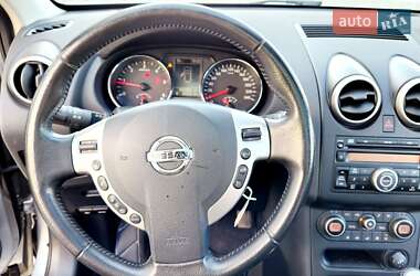 Позашляховик / Кросовер Nissan Qashqai+2 2011 в 