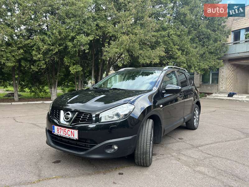 Внедорожник / Кроссовер Nissan Qashqai+2 2012 в 