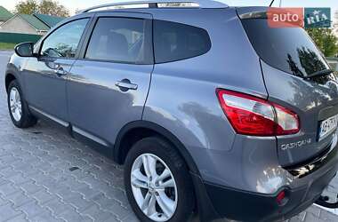 Внедорожник / Кроссовер Nissan Qashqai+2 2010 в 