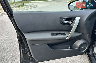 Позашляховик / Кросовер Nissan Qashqai+2 2011 в 