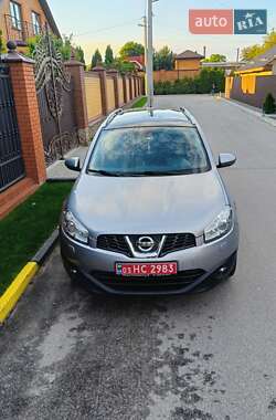 Внедорожник / Кроссовер Nissan Qashqai+2 2011 в 