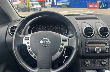 Позашляховик / Кросовер Nissan Qashqai+2 2011 в 