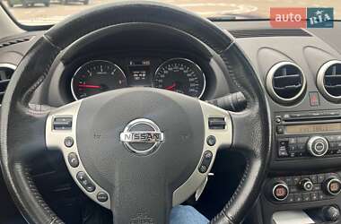 Позашляховик / Кросовер Nissan Qashqai+2 2011 в 