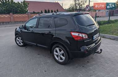 Позашляховик / Кросовер Nissan Qashqai+2 2011 в 