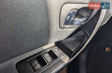 Позашляховик / Кросовер Nissan Qashqai+2 2011 в 