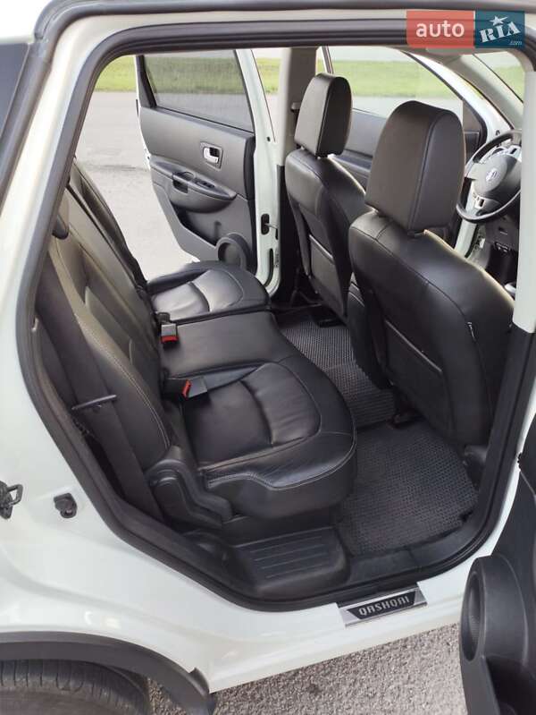 Внедорожник / Кроссовер Nissan Qashqai+2 2013 в Звягеле