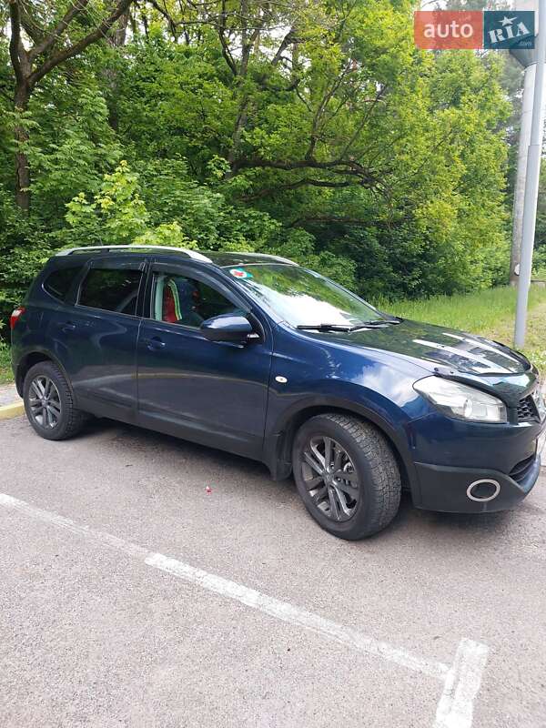 Внедорожник / Кроссовер Nissan Qashqai+2 2011 в Киеве