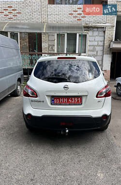 Внедорожник / Кроссовер Nissan Qashqai+2 2012 в 